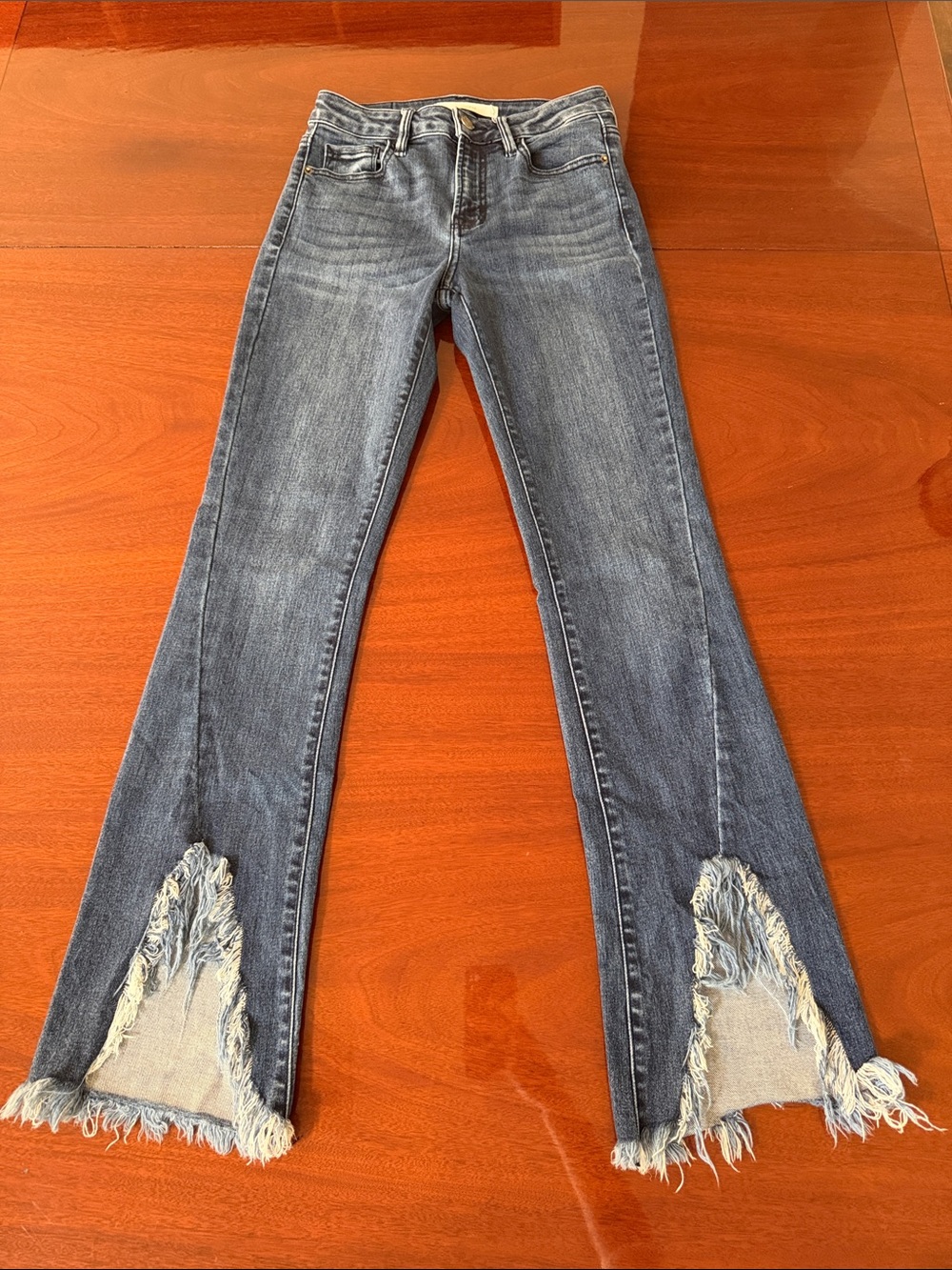 Hidden LA Frayed Hem Flare Jeans